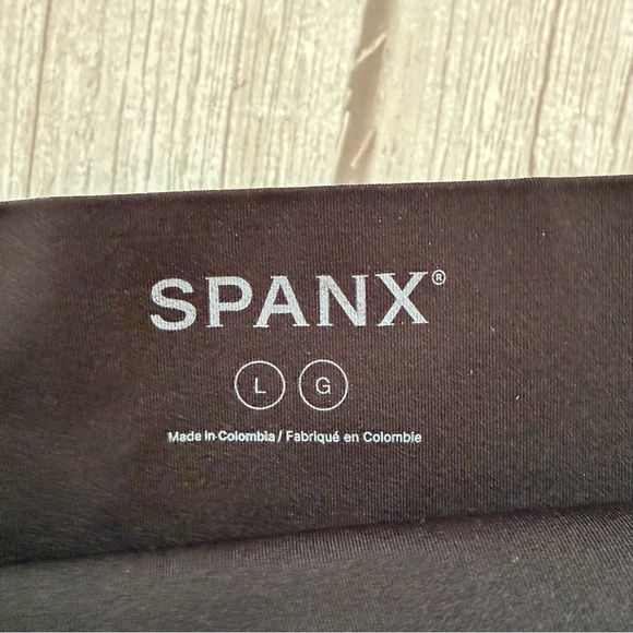 SPANX Women's EcoCare Shaping Thong Underwear 40048R Size L - Picture 2 of 3